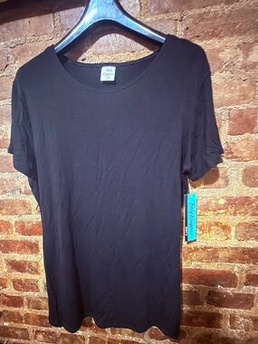 Body Wrappers Black Short Sleeve Crew Neck Tee